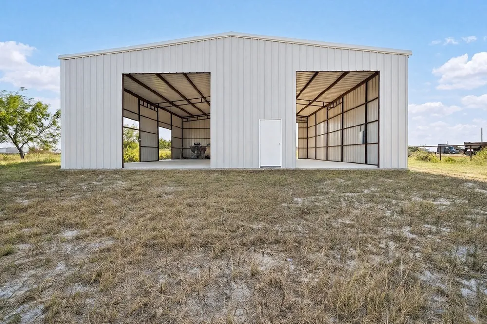 4331 Callicoatte Rd Robstown, TX 78380