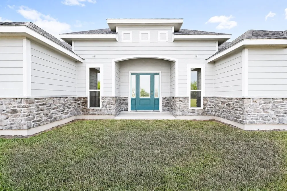 4331 Callicoatte Rd Robstown, TX 78380