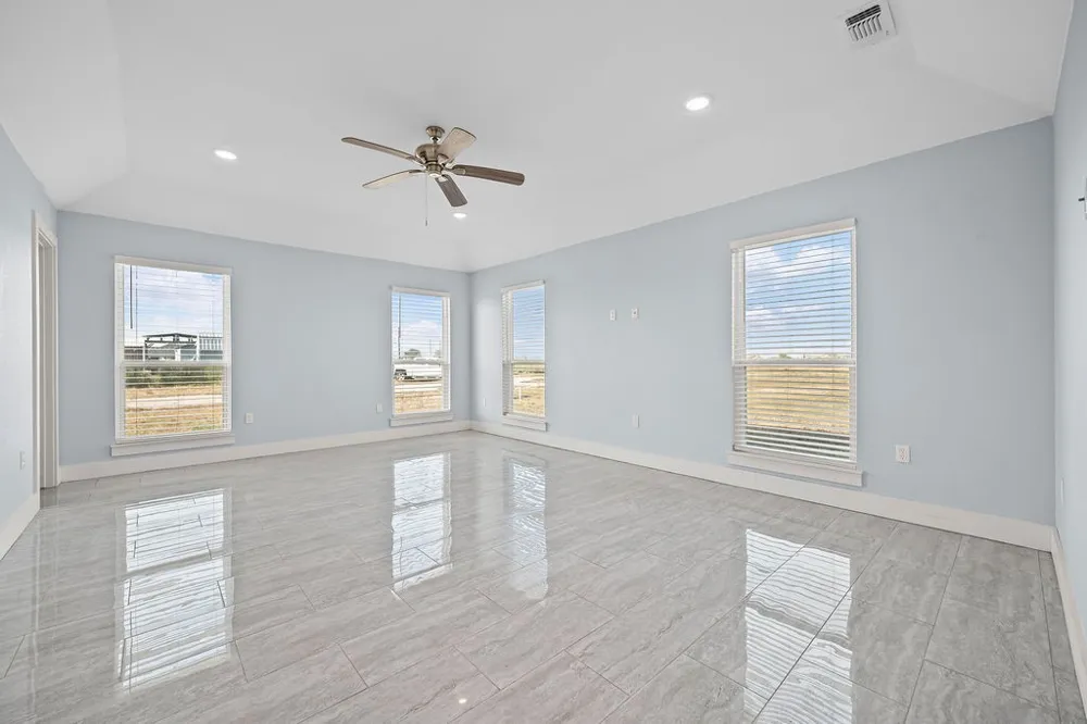 4331 Callicoatte Rd Robstown, TX 78380
