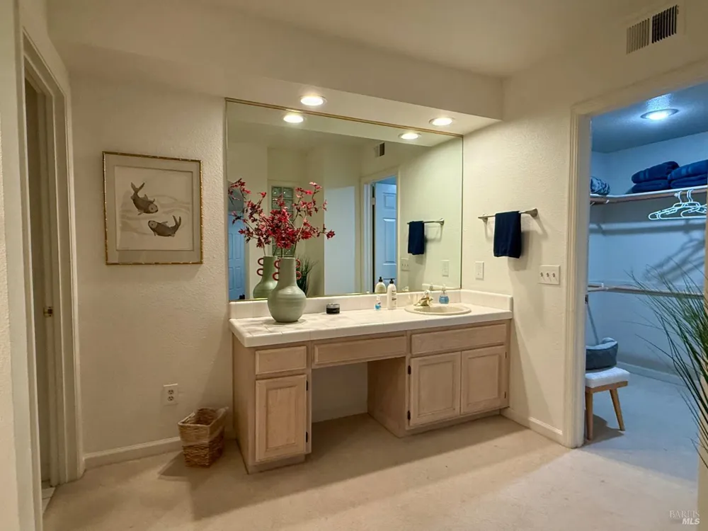 2034 Stonefield Lane Santa Rosa, CA 95403