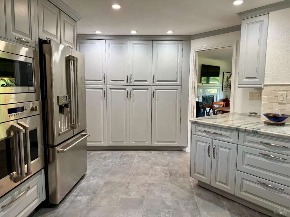 2034 Stonefield Lane Santa Rosa, CA 95403