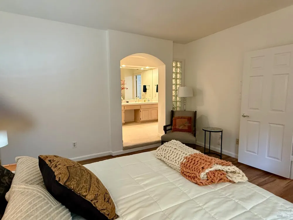 2034 Stonefield Lane Santa Rosa, CA 95403