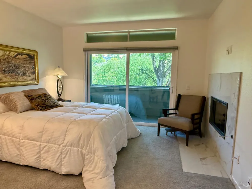 2034 Stonefield Lane Santa Rosa, CA 95403