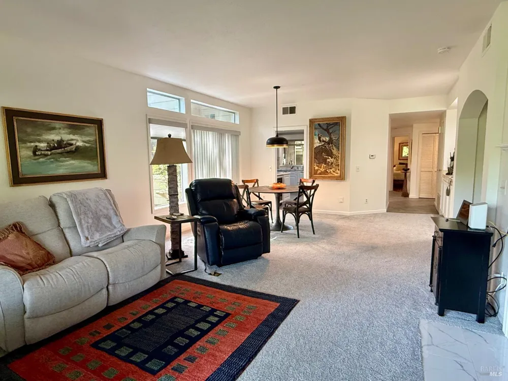2034 Stonefield Lane Santa Rosa, CA 95403