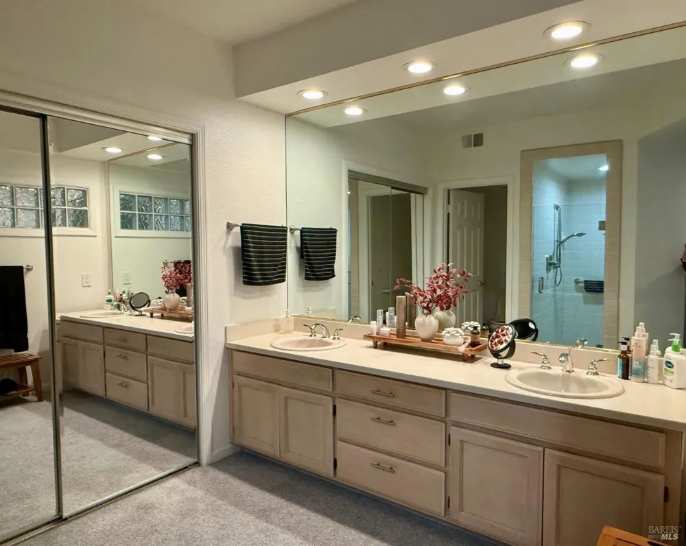 2034 Stonefield Lane Santa Rosa, CA 95403