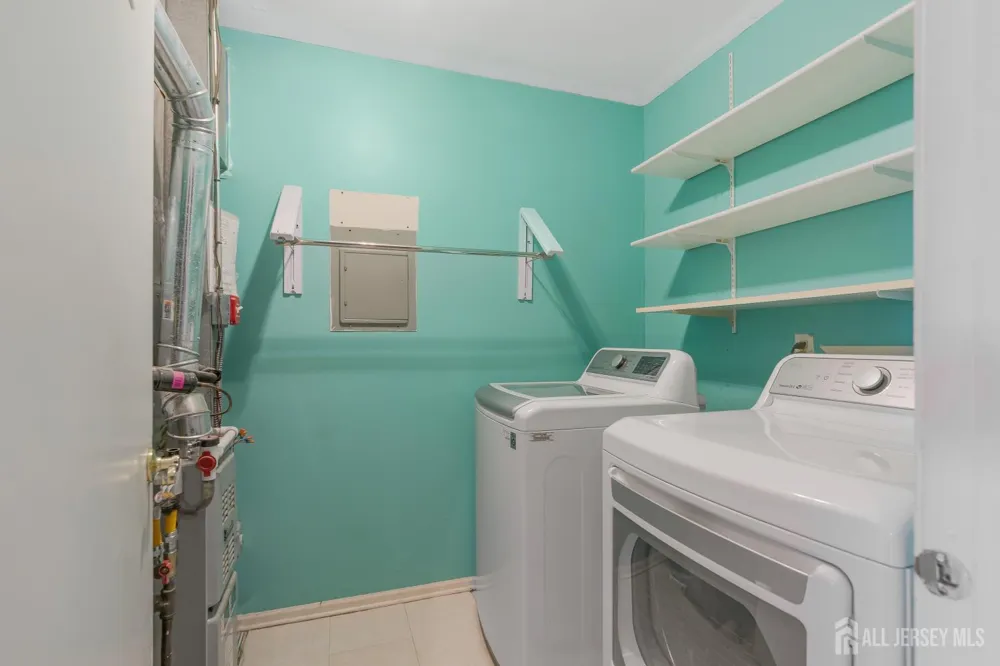 38 Foxhall Common Middlesex, NJ 08846