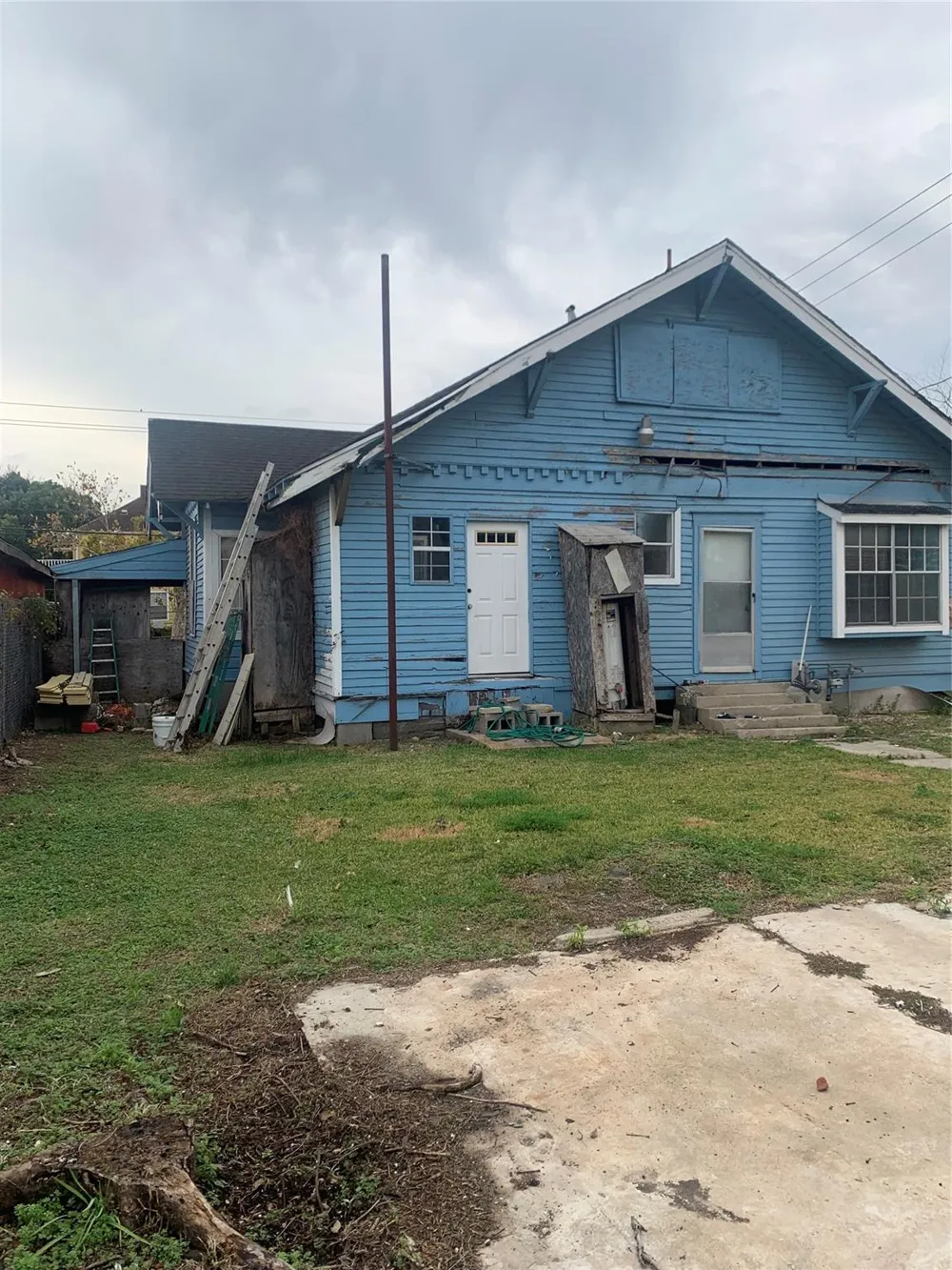5001 Sherman Street Houston, TX 77011