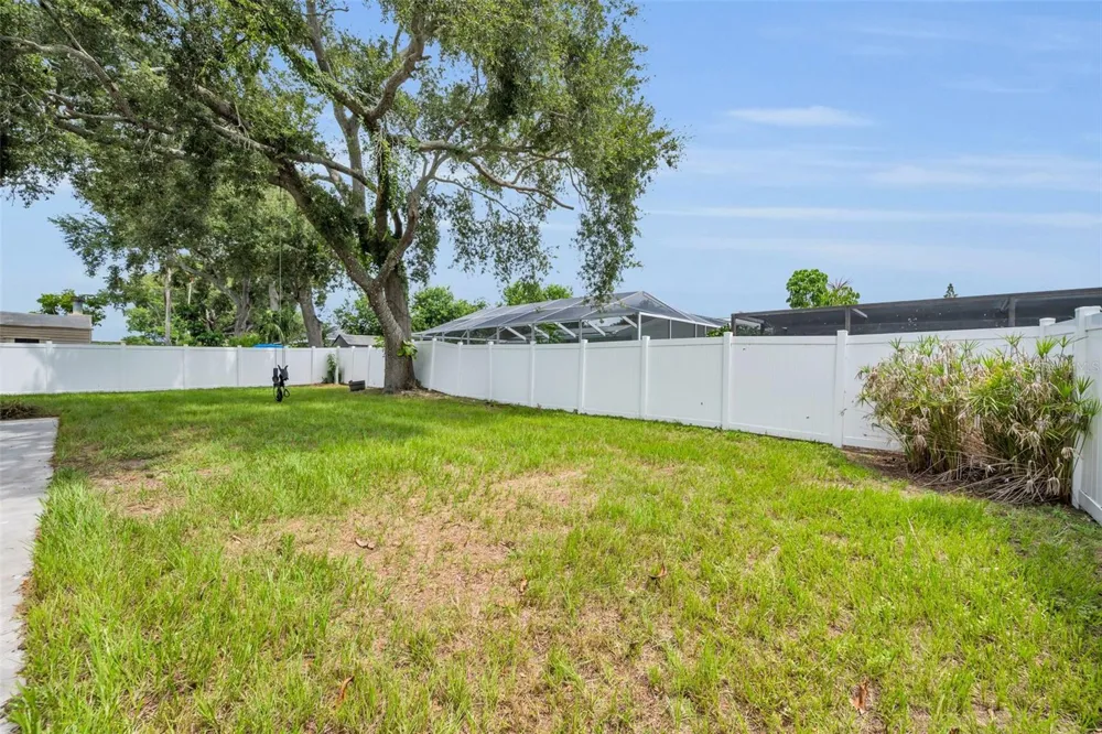 13760 87TH PLACE Seminole, FL 33776