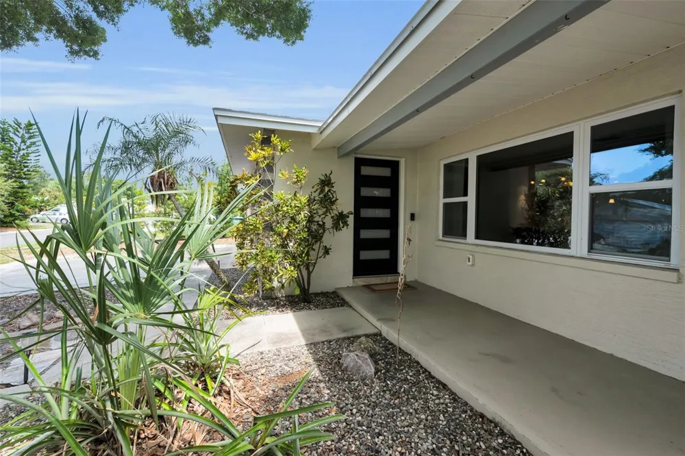 13760 87TH PLACE Seminole, FL 33776