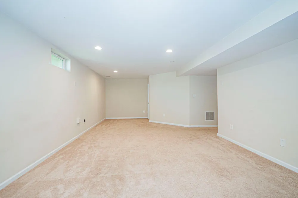 10 FIONA WAY Brunswick, MD 21758
