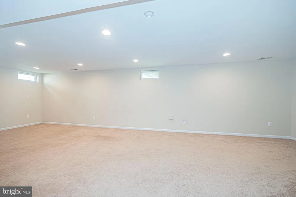 10 FIONA WAY Brunswick, MD 21758