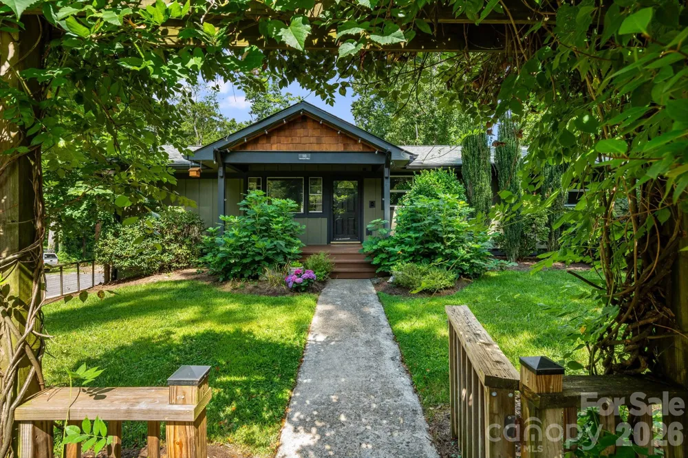10 Davenport Place Asheville, NC 28806