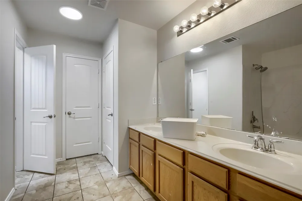 4004 Ridgetop Drive Heartland, TX 75126