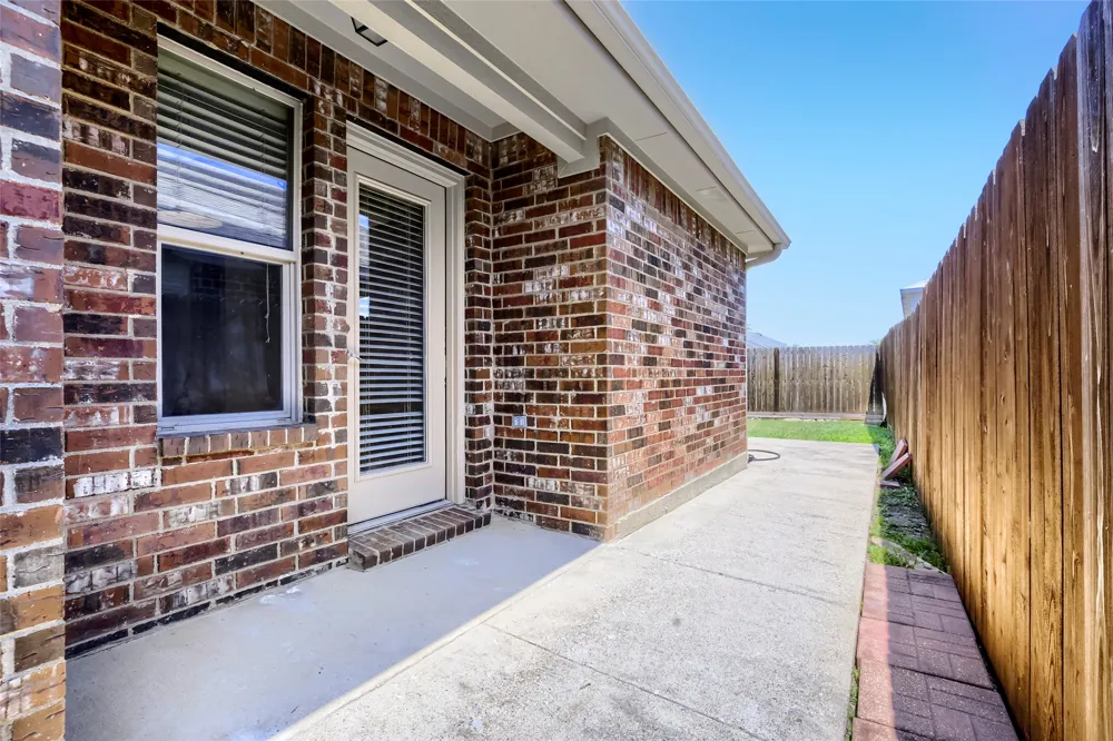 4004 Ridgetop Drive Heartland, TX 75126