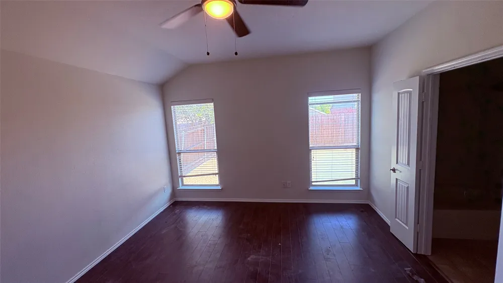 4004 Ridgetop Drive Heartland, TX 75126