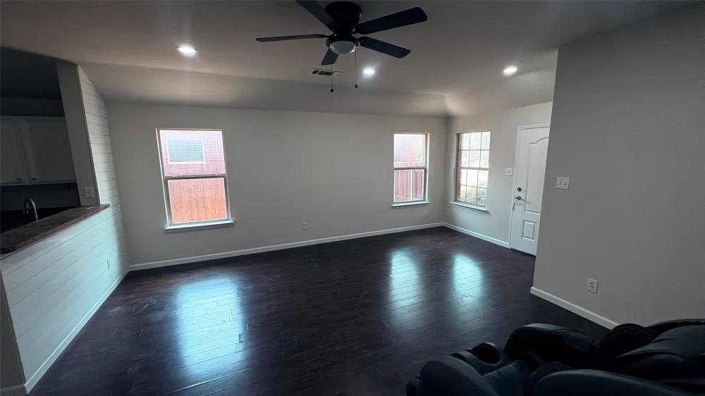 4004 Ridgetop Drive Heartland, TX 75126
