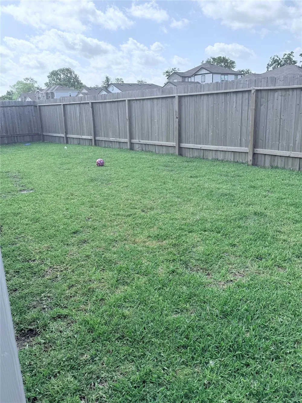 811 Brookside Drive Dayton, TX 77535