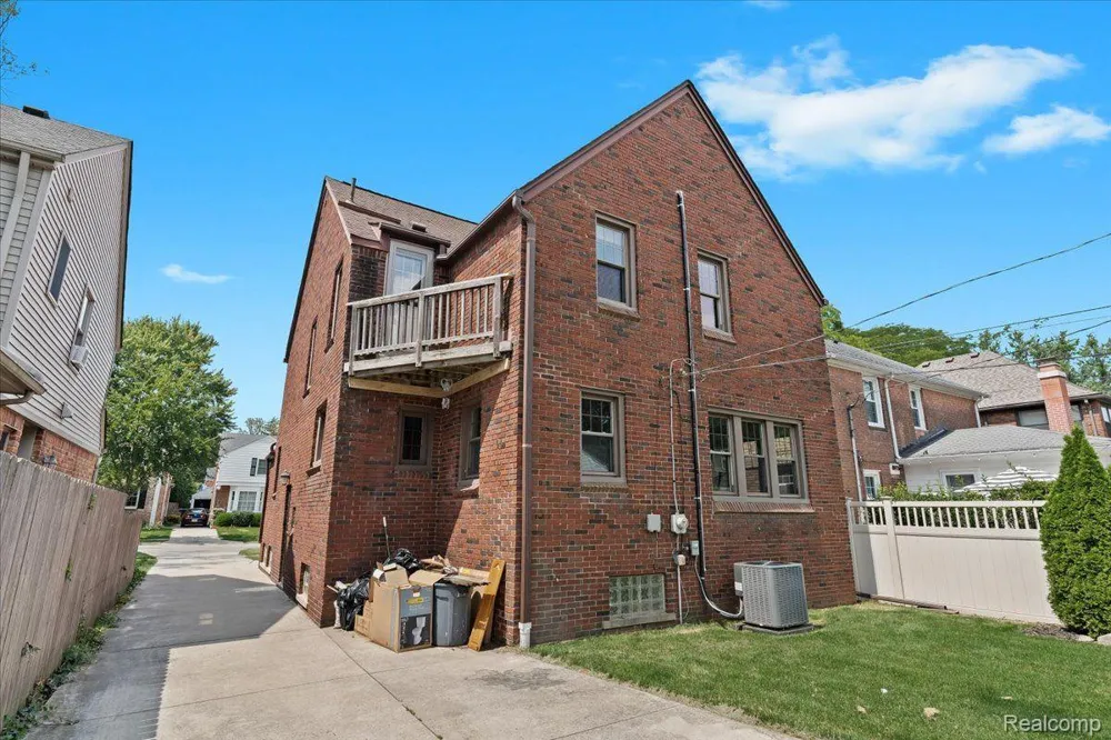 312 MCKINLEY AVENUE Grosse Pointe Farms City, MI 48236