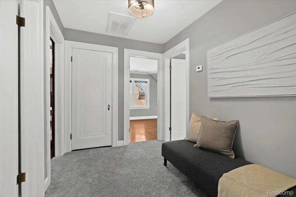 312 MCKINLEY AVENUE Grosse Pointe Farms City, MI 48236