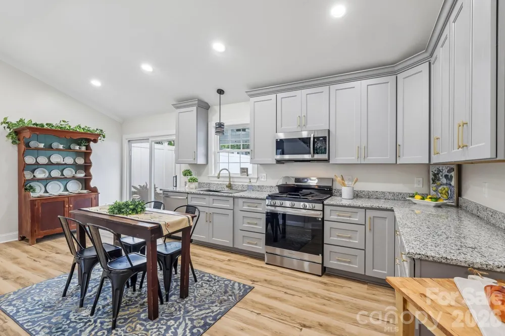 105 Maple Street Badin, NC 28009