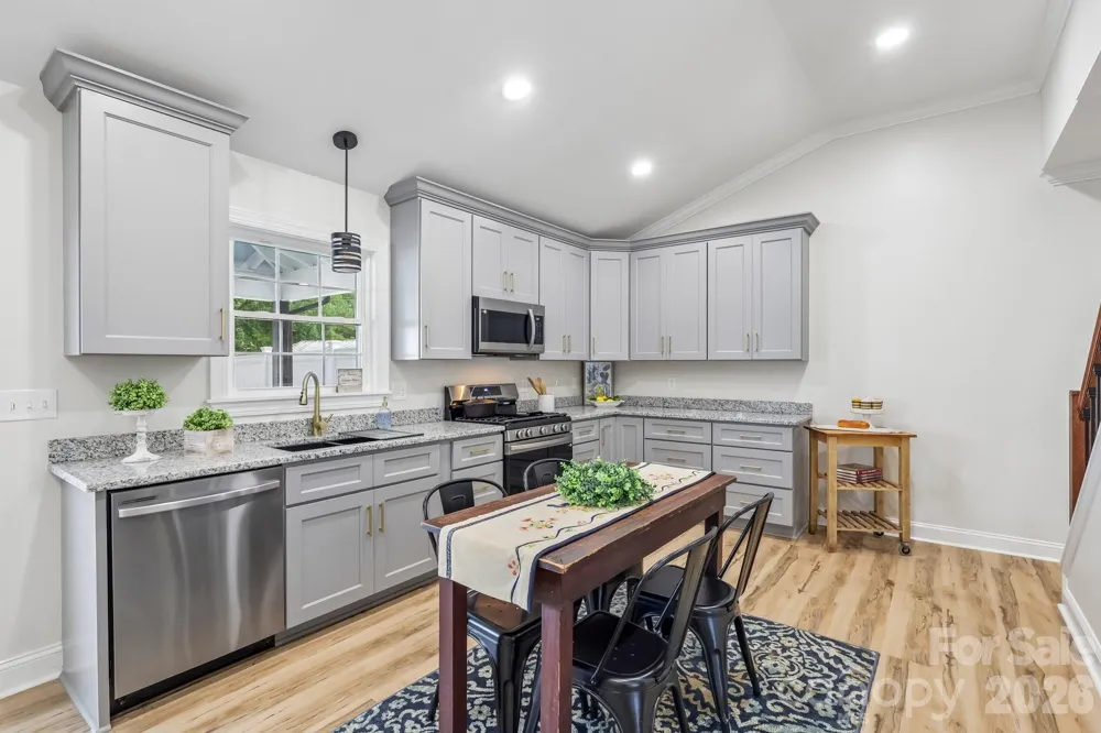 105 Maple Street Badin, NC 28009
