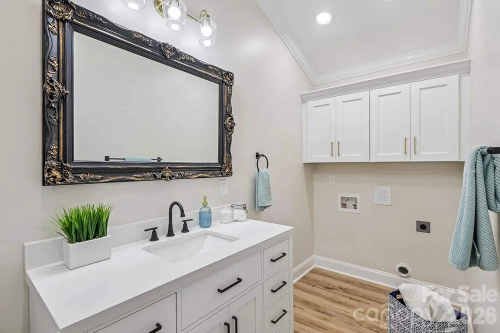 105 Maple Street Badin, NC 28009