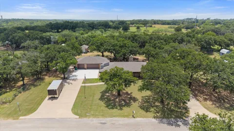 902 Greenbriar Drive