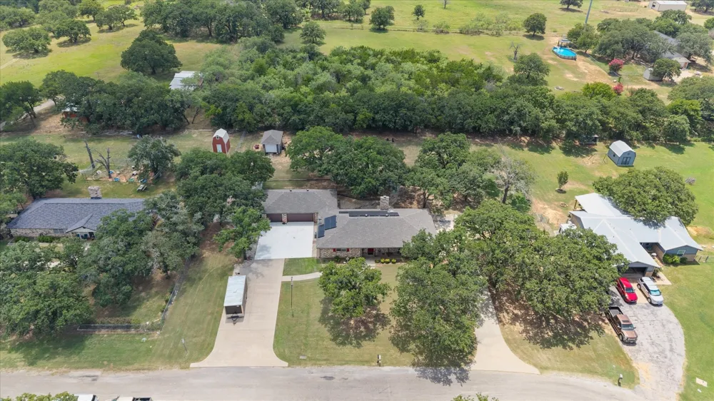 902 Greenbriar Drive Joshua, TX 76058