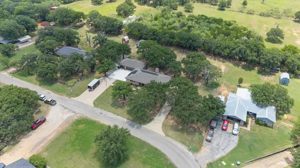 902 Greenbriar Drive Joshua, TX 76058