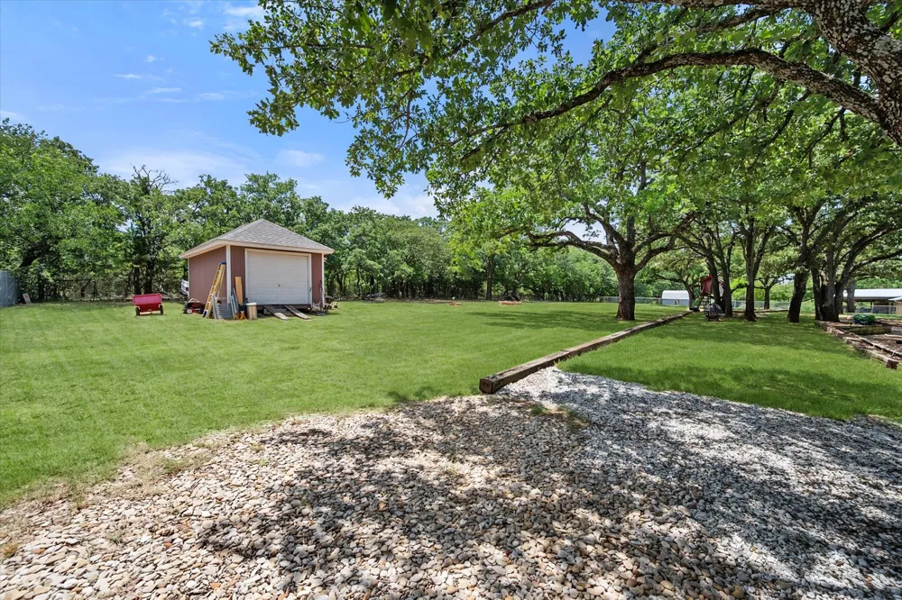 902 Greenbriar Drive Joshua, TX 76058
