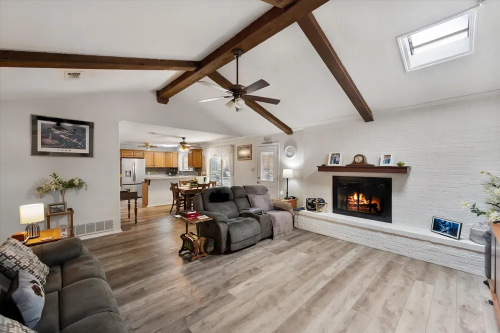 902 Greenbriar Drive Joshua, TX 76058
