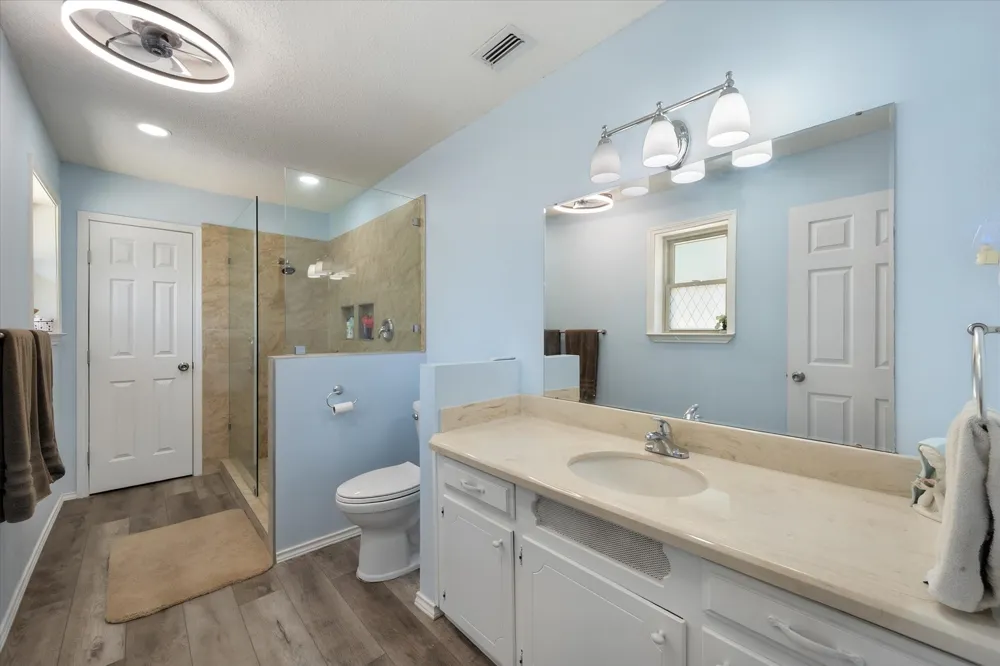 902 Greenbriar Drive Joshua, TX 76058