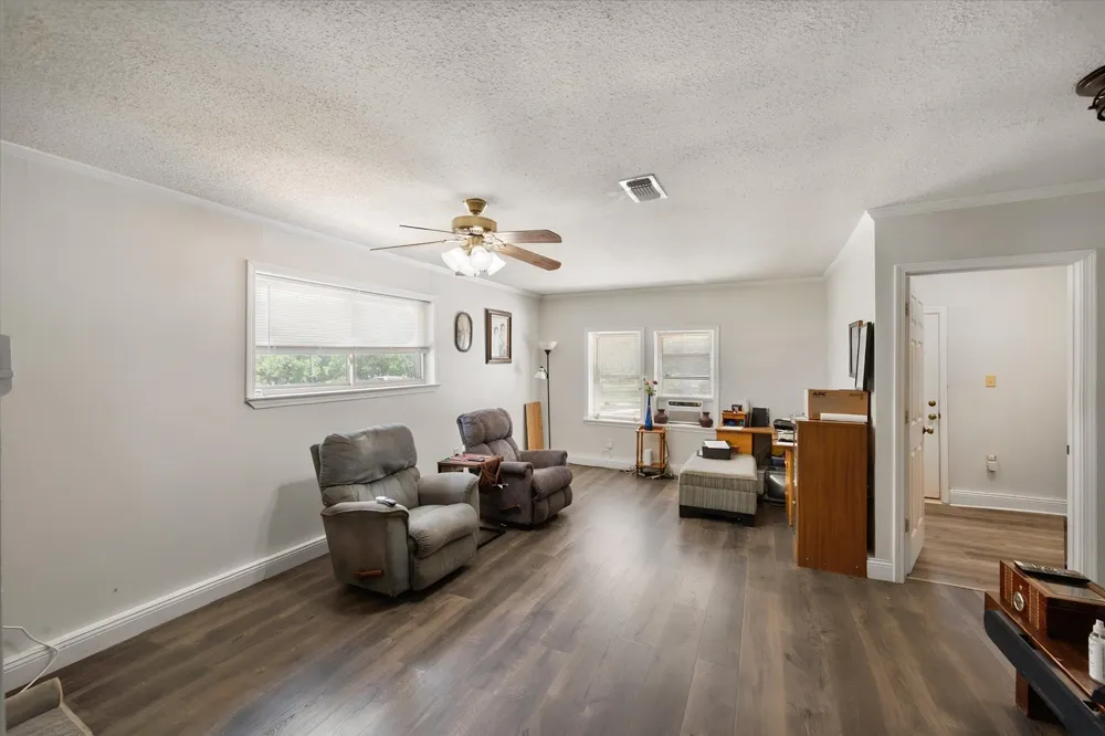 902 Greenbriar Drive Joshua, TX 76058