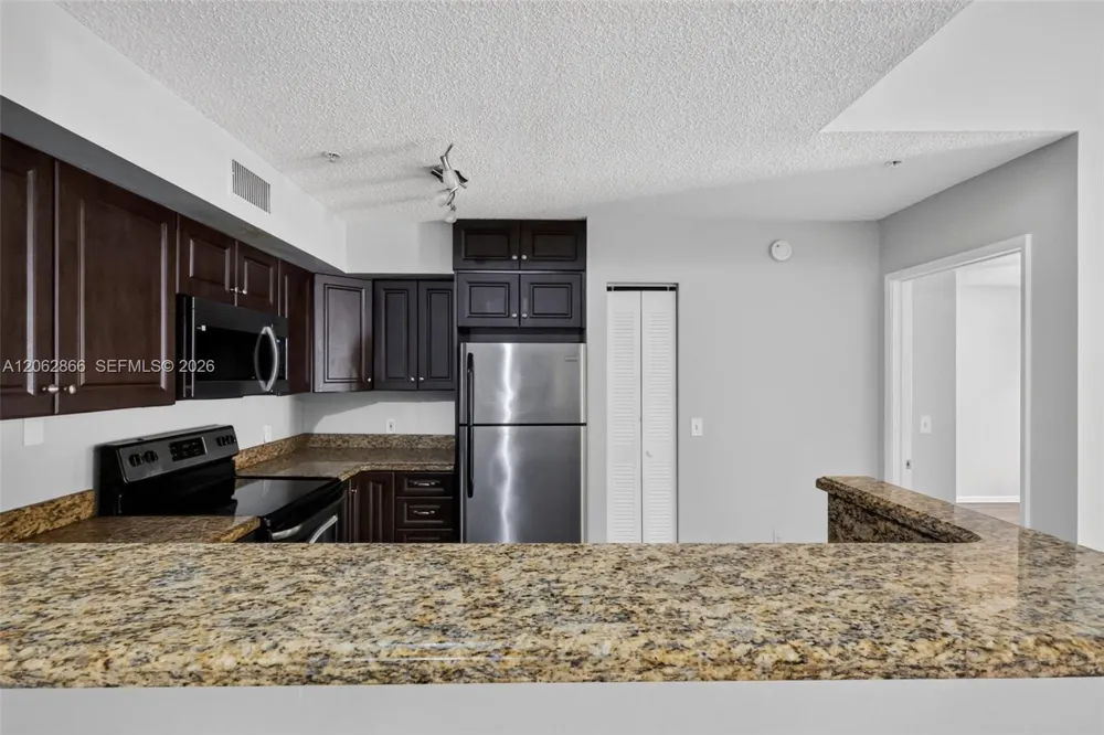 7808 Sonoma Springs Cir #304 Lake Worth, FL 33463