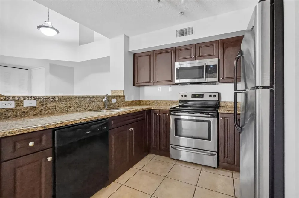 7808 Sonoma Springs Cir #304 Lake Worth, FL 33463