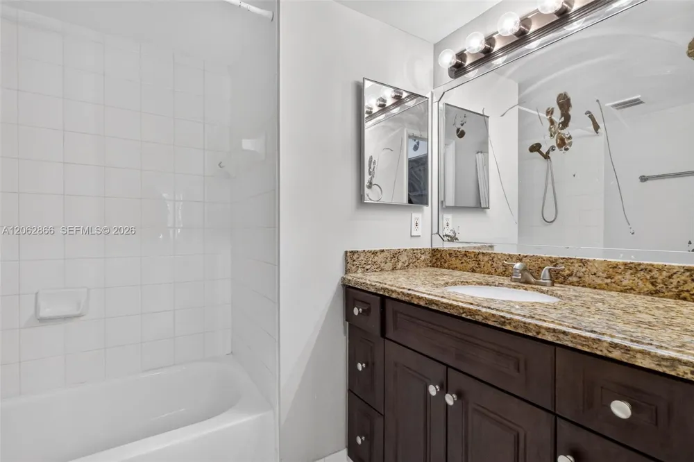 7808 Sonoma Springs Cir #304 Lake Worth, FL 33463