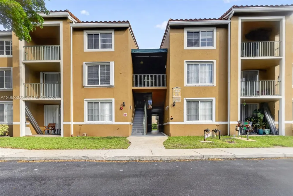 7808 Sonoma Springs Cir #304 Lake Worth, FL 33463
