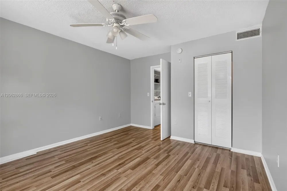 7808 Sonoma Springs Cir #304 Lake Worth, FL 33463