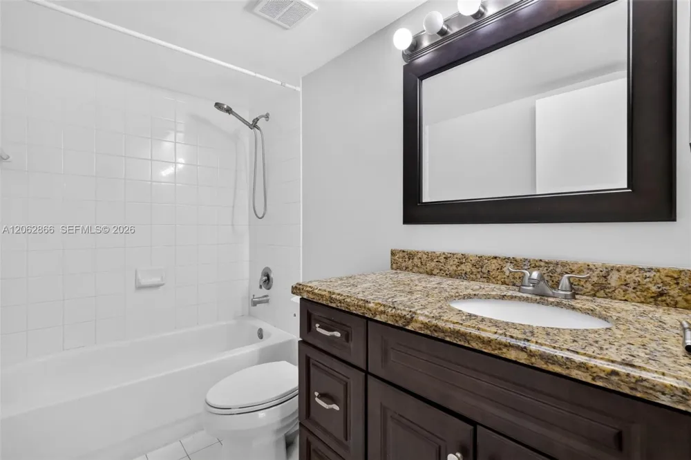 7808 Sonoma Springs Cir #304 Lake Worth, FL 33463