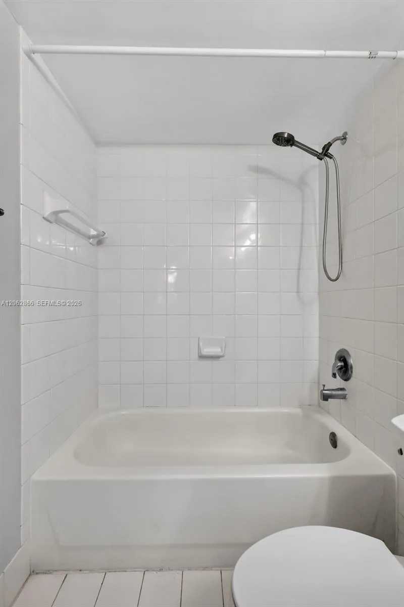 7808 Sonoma Springs Cir #304 Lake Worth, FL 33463