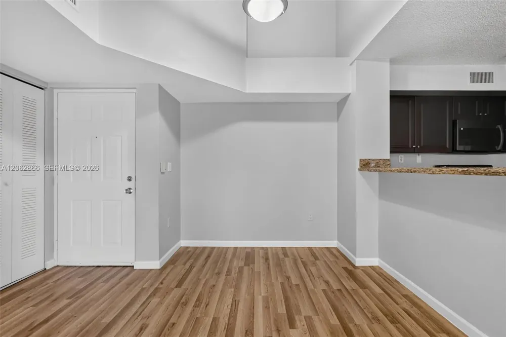 7808 Sonoma Springs Cir #304 Lake Worth, FL 33463