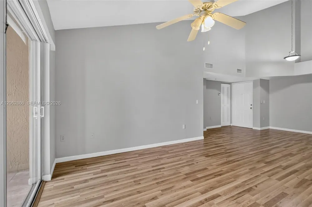 7808 Sonoma Springs Cir #304 Lake Worth, FL 33463