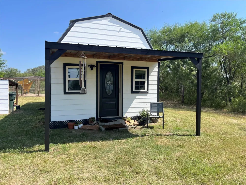 796 Shelly Road Refugio, TX 78377