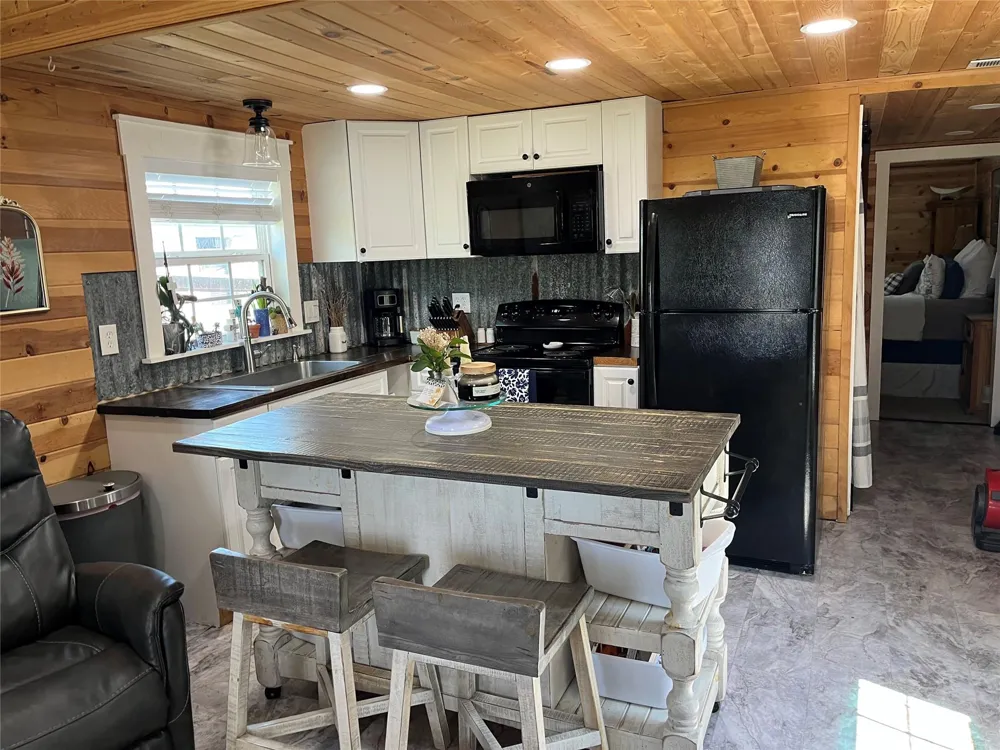 796 Shelly Road Refugio, TX 78377