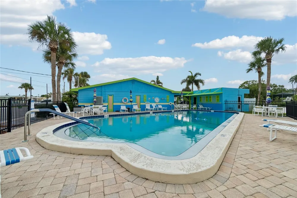 102 SCHOONER DRIVE #102 Palm Harbor, FL 34683