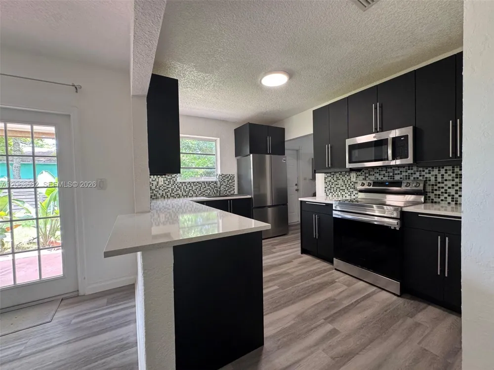 341 66th Ave Hollywood, FL 33024