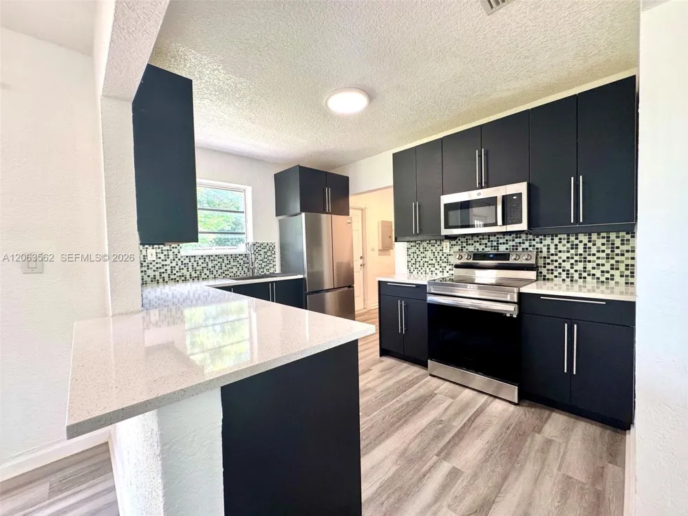 341 66th Ave Hollywood, FL 33024