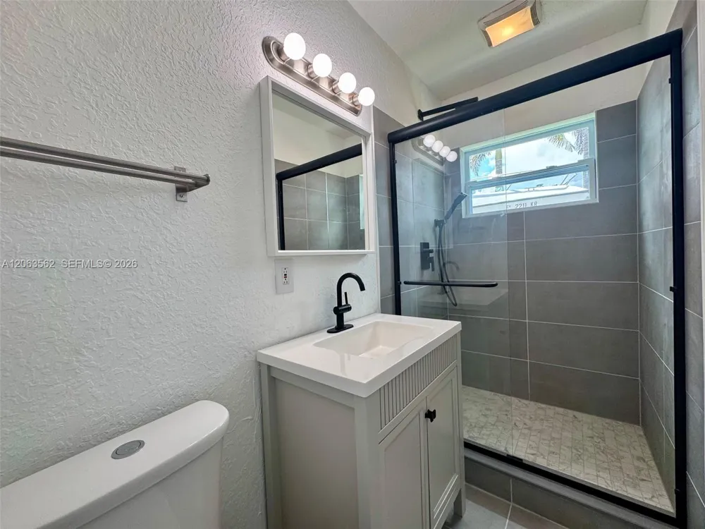 341 66th Ave Hollywood, FL 33024