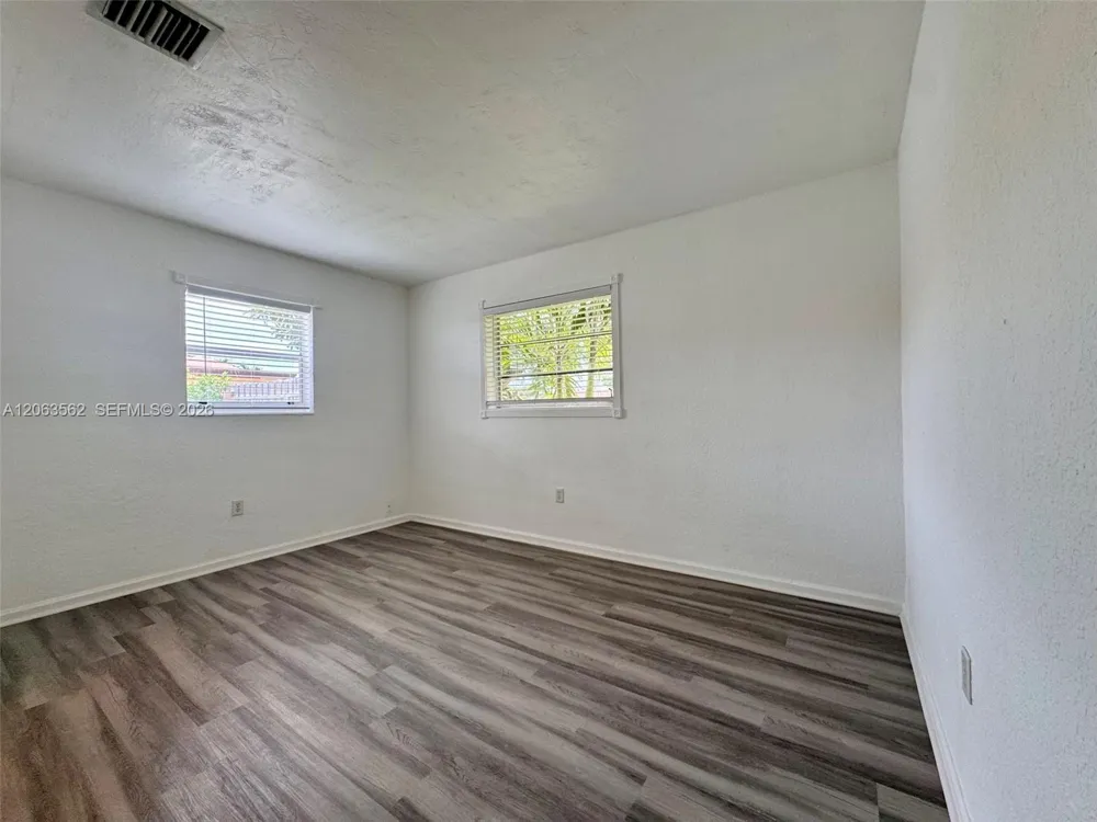 341 66th Ave Hollywood, FL 33024