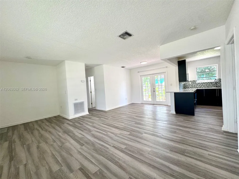 341 66th Ave Hollywood, FL 33024